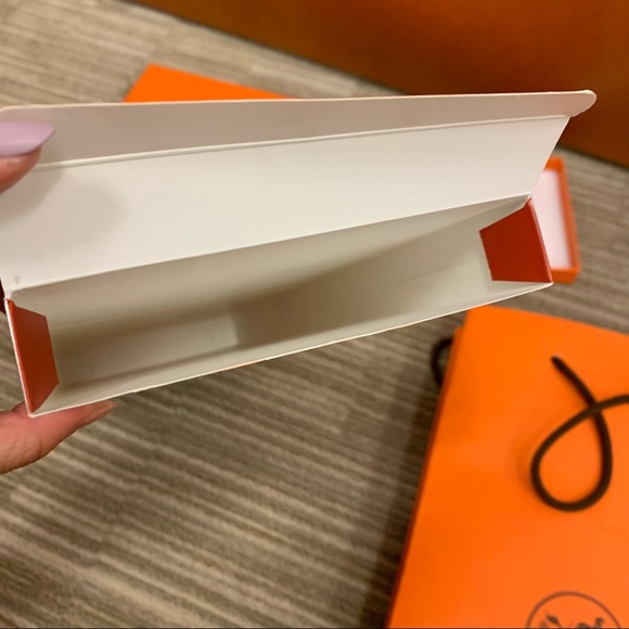 Hermes scarf/tie box and bag - Picture 2 of 4